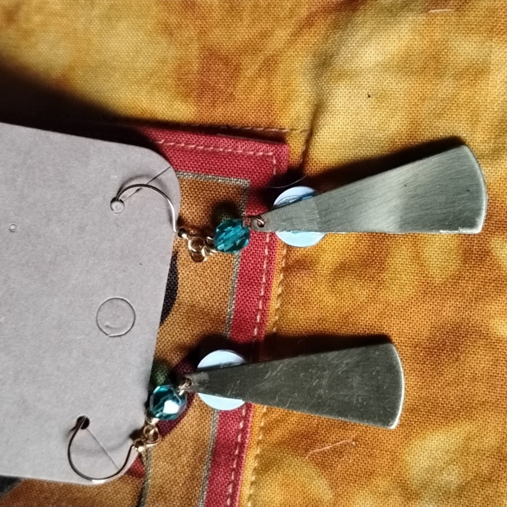 Handcrafted Artistic Mod Girl Earrings with Gold and Multicolor Design - Picture 5 of 6